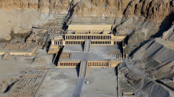 Świątynia Hatszepsut w Deir el-Bahari. Fot. PAP/EPA