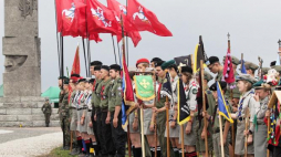 Obchody 608. rocznicy zwycięskiej bitwy wojsk polsko-litewskich z Zakonem Krzyżackim odbyły się 14 bm. na Wzgórzu Pomnikowym w Grunwaldzie. Fot. PAP/T. Waszczuk