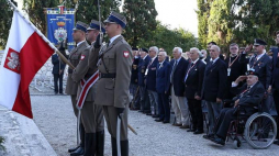 Weterani podczas uroczystej mszy świętej na polskim Cmentarzu Wojennym w Loreto. 17.07.2018. Fot. PAP/A. Guz