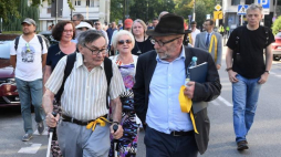 Historyk i dziennikarz żydowskiego pochodzenia Marian Turski oraz dyrektor Żydowskiego Instytutu Historycznego Paweł Śpiewak podczas Marszu Pamięci 22 lipca, upamiętniającego ofiary likwidacji warszawskiego getta. Fot. PAP/R. Pietruszka