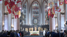 Msza św. w bazylice archikatedralnej p.w. Męczeństwa św. Jana Chrzciciela w Warszawie poprzedziła obrady Zgromadzenia Narodowego. Fot. PAP/M. Obara