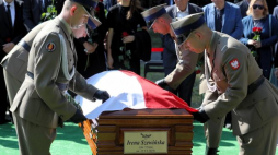 Uroczystości pogrzebowe Ireny Szewińskiej, 5 bm. na Cmentarzu Wojskowym na Powązkach w Warszawie. Fot. PAP/T. Gzell