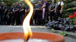 Butowo pod Moskwą, 19 08 2017 r. Uczestnicy XVII Międzynarodowego Rajdu Katyńskiego odwiedzają poligon strzelecki NKWD, miejsce nazywane Rosyjską Golgotą; od 1937 r. rozstrzelano tu ponad 20 tys. ludzi różnych narodowości, w tym ponad tysiąc Polaków. Fot. PAP/EPA/M. Shipenkov  