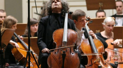 Steven Isserlis. Fot. PAP/J. Bednarczyk