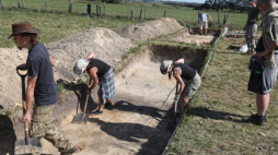 Prace archeologiczne w miejscowości Jatwieź Duża koło Suchowoli. 22.08.2018. Fot. PAP/A. Reszko