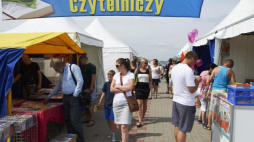 I Nadmorski Plener Czytelniczy w Gdyni. 2012 r. Fot. PAP/A. Warżawa