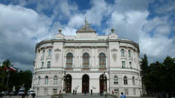 Warszawa, 30.06.2017. Gmach główny Politechniki Warszawskiej. Fot. PAP/J. Turczyk