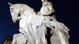 Pomnik króla Kazimierza Wielkiego w Bydgoszczy. Fot. PAP/P. Ulanowski