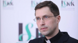 Dyrektor Instytutu Statystyki Kościoła Katolickiego ks. Wojciech Sadłoń. Fot. PAP/L. Szymański
