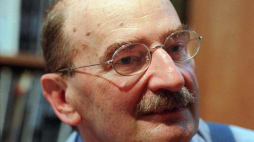 Sławomir Mrożek - dramatopisarz, prozaik, satyryk. Fot. PAP/A. Rybczyński 