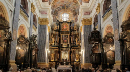 Uroczystości jubileuszowe z okazji 50. rocznicy koronacji obrazu Matki Bożej Jedności Chrześcijan w Sanktuarium Maryjnym w Świętej Lipce. Fot. PAP/T. Waszczuk