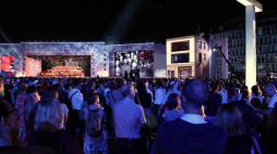 Widowisko „Wolność we krwi” przedstawiono, 15 bm. na placu Marszałka Józefa Piłsudskiego w Warszawie. Fot. PAP/R. Guz