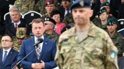 Szczecin, 12.09.2018. Minister obrony narodowej Mariusz Błaszczak podczas uroczystości przekazania obowiązków w Koszarach Bałtyckich w Szczecinie. Fot. PAP/M. Bielecki