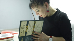 Białystok, 20.02.2015, Galeria Arsenał. Spotkanie autorskie z Olgą Tokarczuk poświęcone powieści pisarki „Księgi Jakubowe”. Fot. PAP/A. Reszko