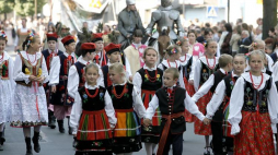 Gwarki - tradycyjny pochód historyczny ulicami Tarnowskich Gór w ramach corocznych. 2006 r. Fot. PAP/A. Grygiel