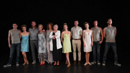 Krystyna Janda podczas próby dla mediów reżyserowanego przez nią spektaklu "Mój pierwszy raz". Fot. PAP/R. Pietruszka