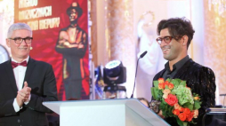 Zwycięzca w kategorii najlepszy dyrygent Bassem Akiki. Fot. PAP/ L. Szymański