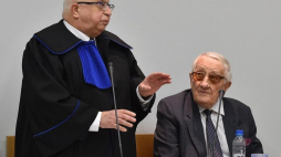 Karol Tendera (P)  i mec. Lech Obara. Kraków, 22.12.2016. Fot. PAP/J. Bednarczyk