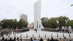 Uroczystości upamiętniające 79. rocznicę utworzenia Polskiego Państwa Podziemnego przed pomnikiem Polskiego Państwa Podziemnego i Armii Krajowej w Warszawie. Fot. PAP/L. Szymański
