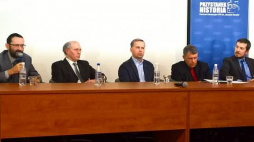 Debata „W cieniu paktu Ribbentrop-Mołotow. Dyskusja historyków o sytuacji ziem polskich pod okupacją niemiecką i sowiecką 1939–1941”