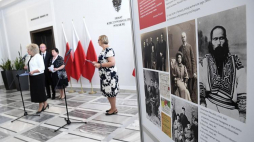 Otwarcie wystawy „Polskie drogi do Niepodległości. Wielcy Polacy na emigracji w XIX w.” w Senacie, zorganizowanej w ramach V Światowego Zjazdu Polonii i Polaków z Zagranicy. 21.09.2018. Fot. PAP/J. Turczyk