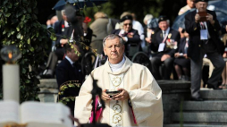 Biskup polowy Wojska Polskiego Józef Guzdek podczas mszy na Powązkach przy kwaterze żołnierzy września 1939 r. Warszawa, 02.09.2018. Fot. PAP/L. Szymański