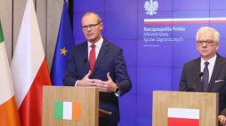 Warszawa, 03.10.2018. Minister spraw zagranicznych Jacek Czaputowicz (P) i minister spraw zagranicznych Irlandii Simon Coveney (L) podczas konferencji prasowej po spotkaniu. Fot. PAP/P. Supernak