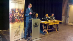 Warszawa, 08 10 2018. Prof. Jan Żaryn podczas konferencji „Drogi do niepodległości” w Arkadach Kubickiego Zamku Królewskiego. Źródło: archiwum prywatne M. S.
