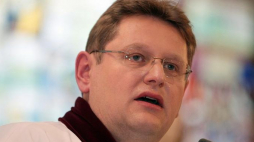 Bp Jerzy Samiec. 2010 r. Fot. PAP/L. Szymański