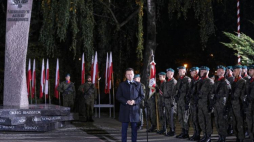 Minister obrony Mariusz Błaszczak podczas Apelu Pamięci przed Pomnikiem Armii Krajowej w Białymstoku. Fot. PAP/A. Reszko