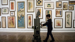 Wykonywanie zdjęć wystaw Muzeum Narodowego w Krakowie do Google Museum View za pomoca wózka Trolley. Fot. PAP/J. Graczyński