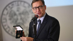 Prezes Instytutu Pamięci Narodowej dr Jarosław Szarek podczas konferencji prasowej „Niezwyciężeni 1918. Ofiary totalitaryzmów”. Fot. PAP/J. Turczyk
