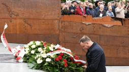  Gdynia, 02.10.2018. Prezydent Andrzej Duda podczas uroczystości pogrzebowych na Cmentarzu Marynarki Wojennej w Gdyni. Pogrzeb Dowódcy Obrony Wybrzeża 1939 r. śp. admirała floty Józefa Unruga i jego małżonki śp. Zofii Unrug. Fot. PAP/A. Warżawa 