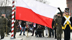Wrocław, 11.11.2018. Uroczysty Apel Niepodległości na placu Wolności, 11 bm. we Wrocławiu. Polska obchodzi 100-lecie odzyskania niepodległości. Fot. PAP/M. Kulczyński