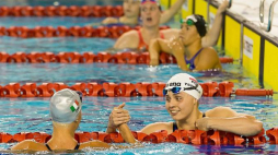 Alicja Tchórz (P) podczas zawodów w sportowym ratownictwie wodnym rozgrywanych w trakcie Światowych Igrzysk Sportów Nieolimpijskich - The World Games we Wrocławiu. 2017 r. Fot. PAP/J. Karwowski