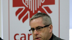 Dyrektor Caritas Polska ks. Marcin Iżycki. Fot. PAP/T. Gzell  