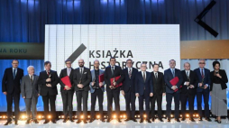 Laureaci podczas gali konkursu "Książka Historyczna Roku" im. Oskara Haleckiego  PAP/R. Pietruszka
