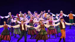 Występ Państwowego Zespołu Ludowego Pieśni i Tańca "Mazowsze" im. Tadeusza Sygietyńskiego. Fot. PAP/W. Pacewicz