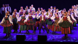 Państwowy Zespół Ludowy Pieśni i Tańca „Mazowsze” im. Tadeusza Sygietyńskiego. Fot. PAP/W. Pacewicz 