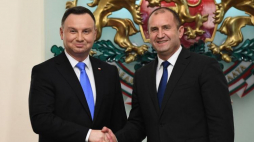 Bułgaria, 27.11.2018. Prezydent RP Andrzej Duda (L) i prezydent Bułgarii Rumen Radev (P) podczas konferencji prasowej w Pałacu Prezydenckim w Sofii. Fot. PAP/R. Pietruszka