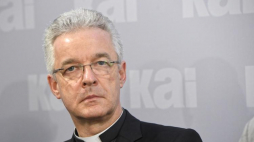 Przewodniczący Komisji ds. Polonii i Polaków za Granicą bp Wiesław Lechowicz. Fot. PAP/R. Pietruszka