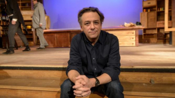 Warszawa, 16.01.2018. Próba medialna spektaklu „Krawiec Niteczka” w reżyserii Jarosława Kiliana (nz.), zrealizowanego na podstawie baśni Kornela Makuszyńskiego w Teatrze Lalka. Fot. PAP/M. Obara