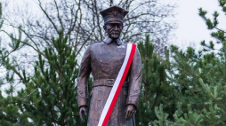 Uroczystość odsłonięcia pomnika dowódcy Powstania Wielkopolskiego gen. Józefa Dowbor-Muśnickiego w Lusowie. 29.12.2015. Fot. PAP/M. Zakrzewski