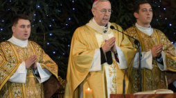 Msza święta w intencji powstańców wielkopolskich celebrowana przez metropolitę poznańskiego abp. Stanisława Gądeckiego w Bazylice Matki Boskiej Nieustającej Pomocy i św. Marii Magdaleny w Poznaniu. Fot. J. Kaczmarczyk