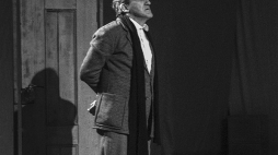 Tadeusz Kantor podczas próby spektaklu Teatr Cricot 2 pt. „Wielopole, wielopole...”. 1984 r. Fot. PAP/J. Ochoński