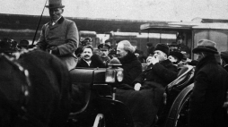 Przyjazd Ignacego Jana Paderewskiego do Poznania. 1918 r. Fot. PAP/CAF/Reprodukcja