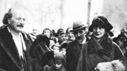 Ignacy Jan Paderewski i jego żona Helena witani przez rodaków po powrocie do Polski. Poznań, 1918 r. Fot. PAP/PAI/Reprodukcja