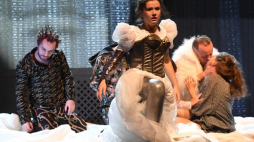 Kraków, 05.12.2018. Próba medialna „Mistrza i Małgorzaty” Michaiła Bułhakowa w reżyserii Pawła Passiniego w Teatrze Ludowym w Krakowie. Fot. PAP/J. Bednarczyk