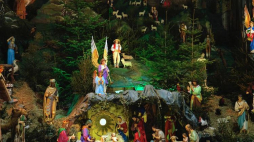 Szopka bożonarodzeniowa w bazylice oo. Franciszkanów w Katowicach-Panewnikach. 12. 2017. Fot. PAP/A. Grygiel