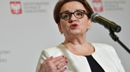 Warszawa, 10.01.2019. Minister edukacji narodowej Anna Zalewska podczas briefingu w Centrum Partnerstwa Społecznego Dialogu w Warszawie, gdzie odbyły się konsultacje płacowe z przedstawicielami ZNP i związków zawodowych. Fot. PAP/B. Zborowski